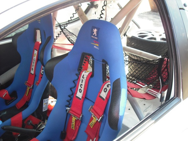 http://worldrallyteam.tripod.com/wrt_team_toys_and_wheeling_pics/thumbnails/600x450/Lico_seats_and_harness_for_sale.jpg